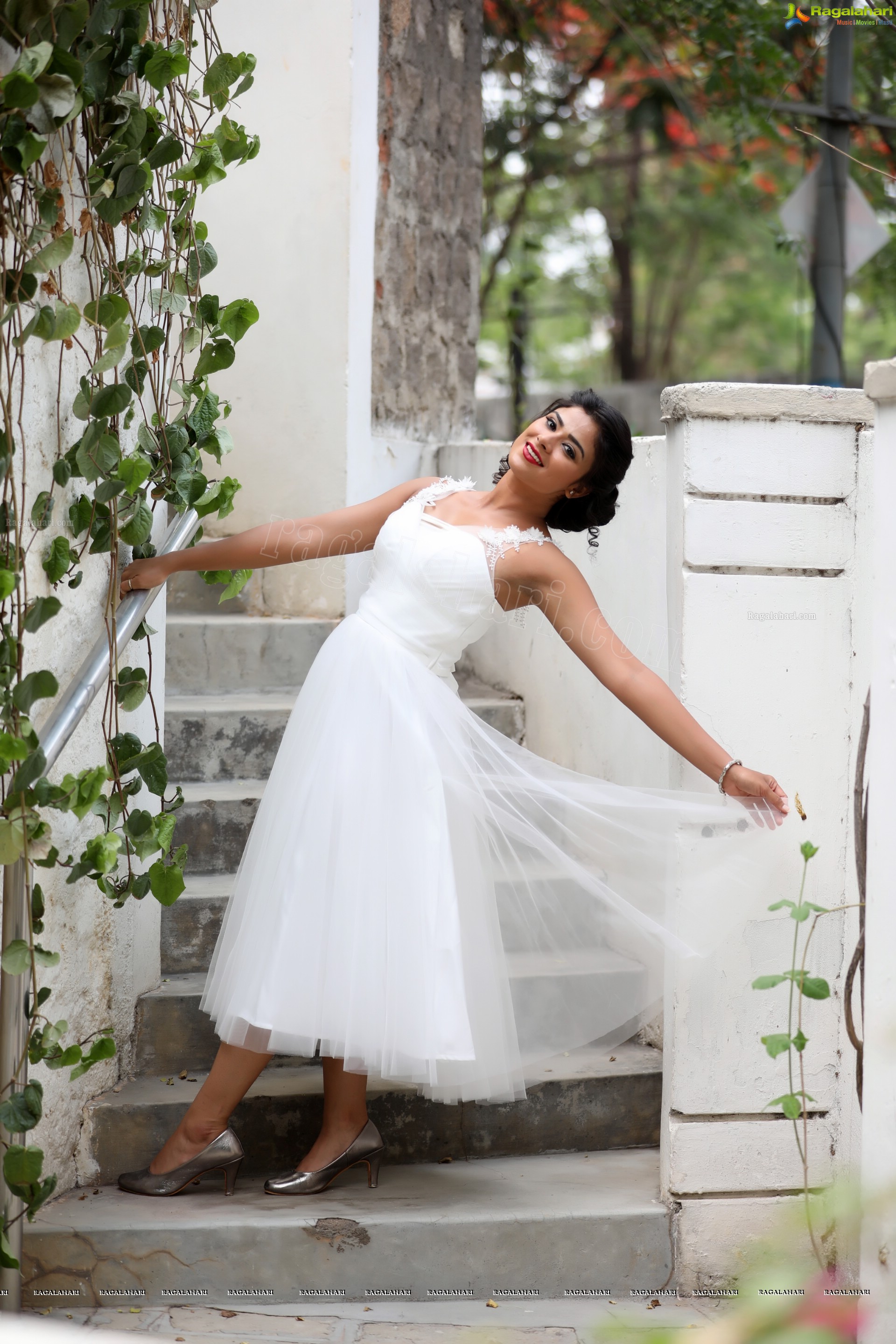 Priyanka Sharma (Exclusive Photo Shoot) (High Definition Photos)