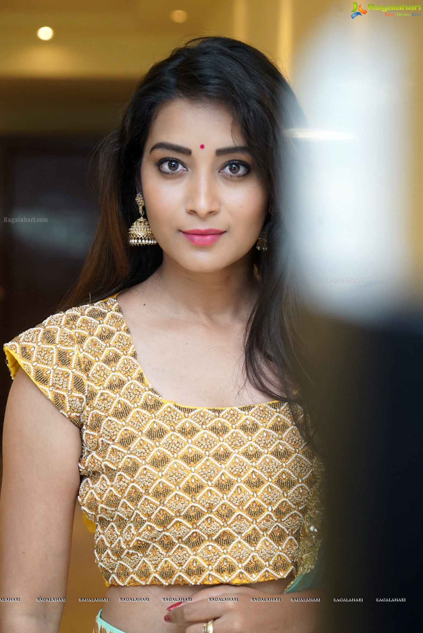 Bhanu Tripathi at Trendz Exhibition (High Resolution Photos)