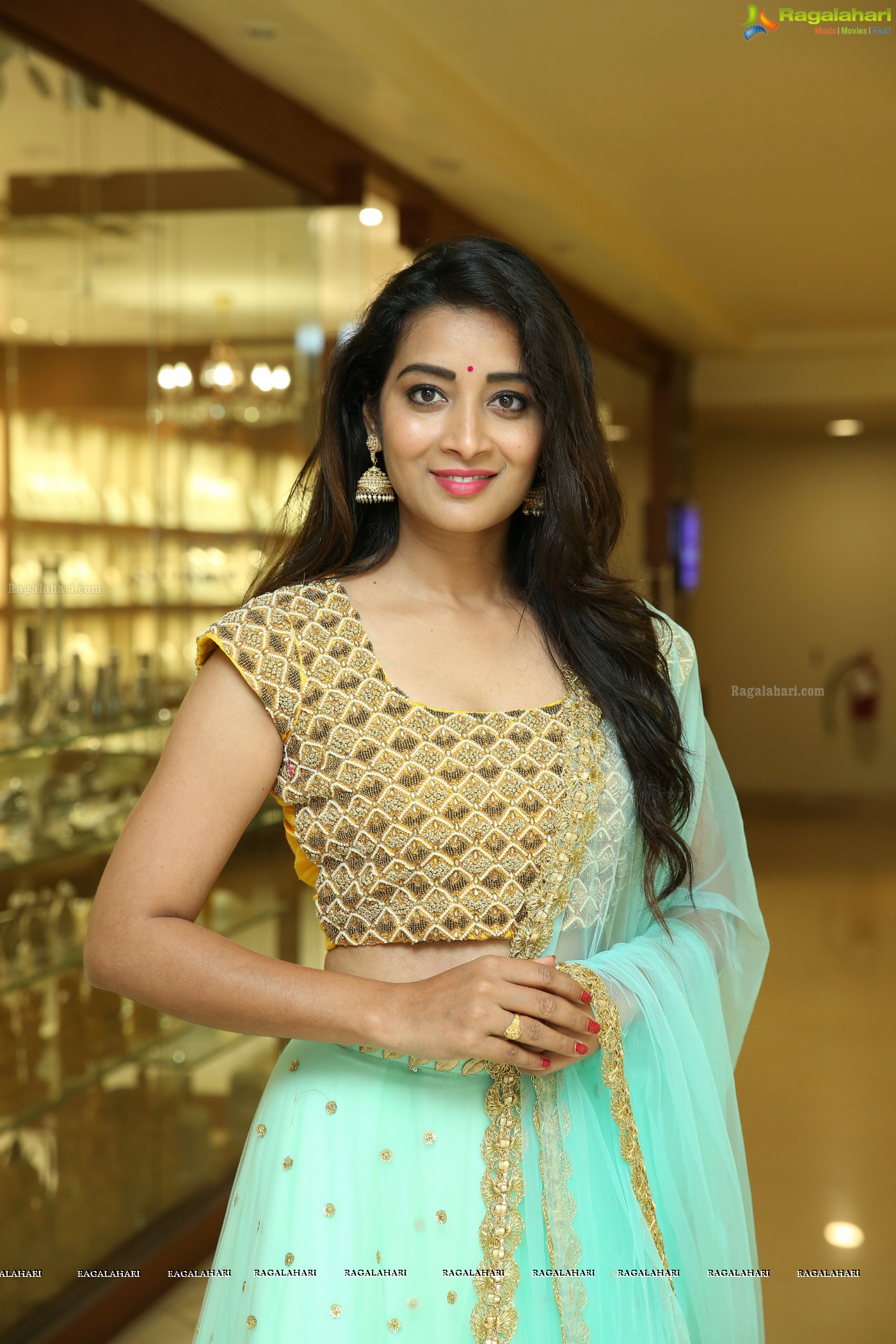 Bhanu Tripathi at Trendz Exhibition (High Resolution Photos)