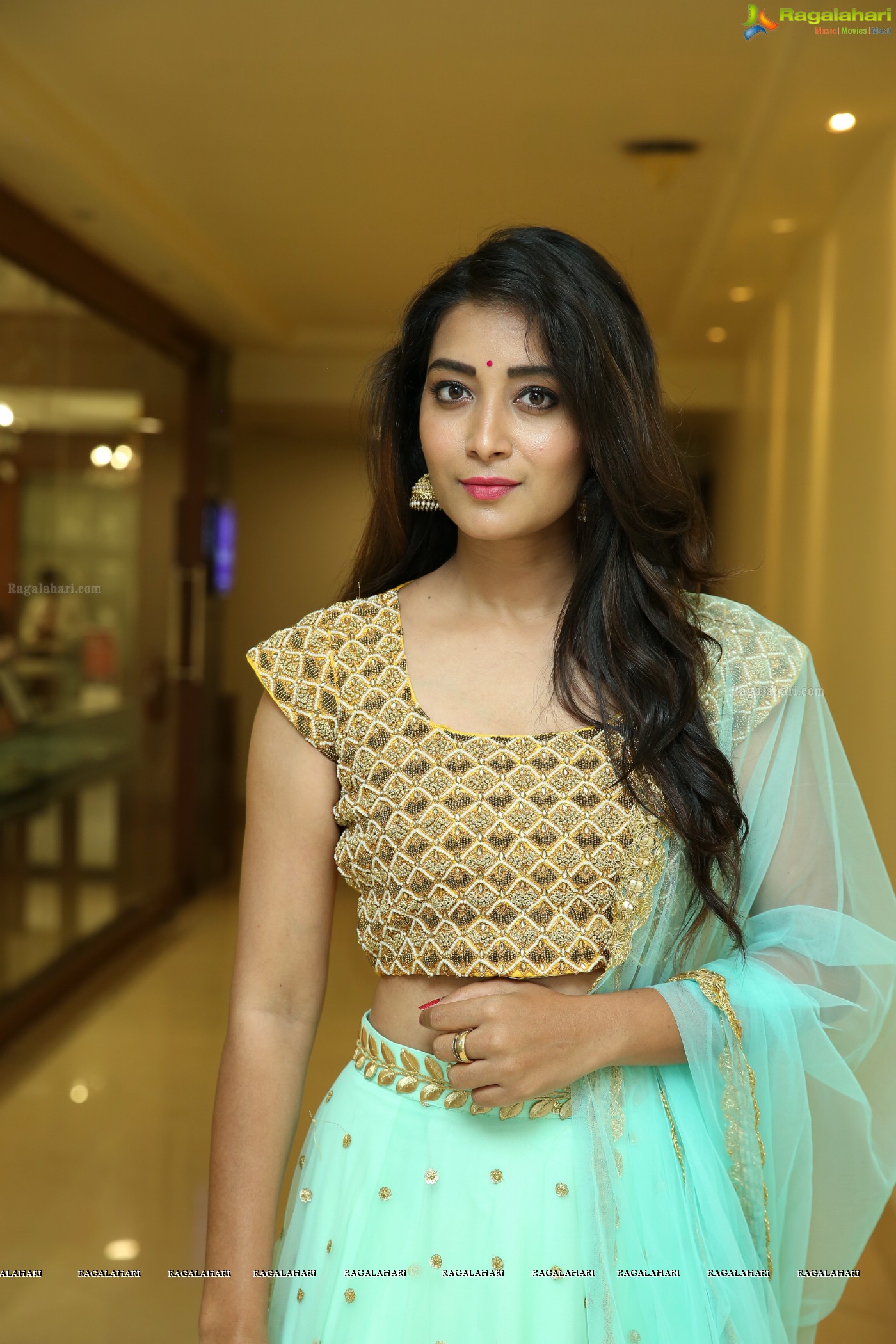 Bhanu Tripathi at Trendz Exhibition (High Resolution Photos)