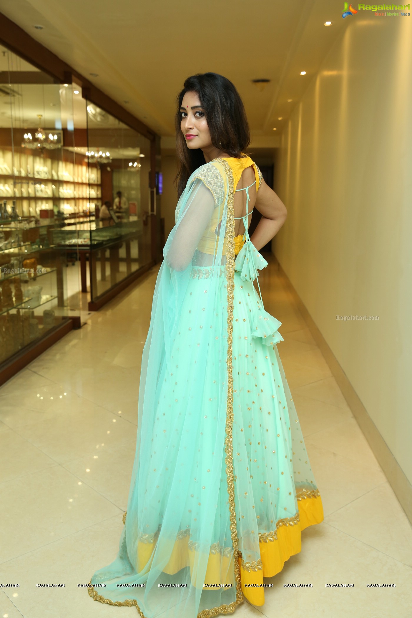 Bhanu Tripathi at Trendz Exhibition (High Resolution Photos)