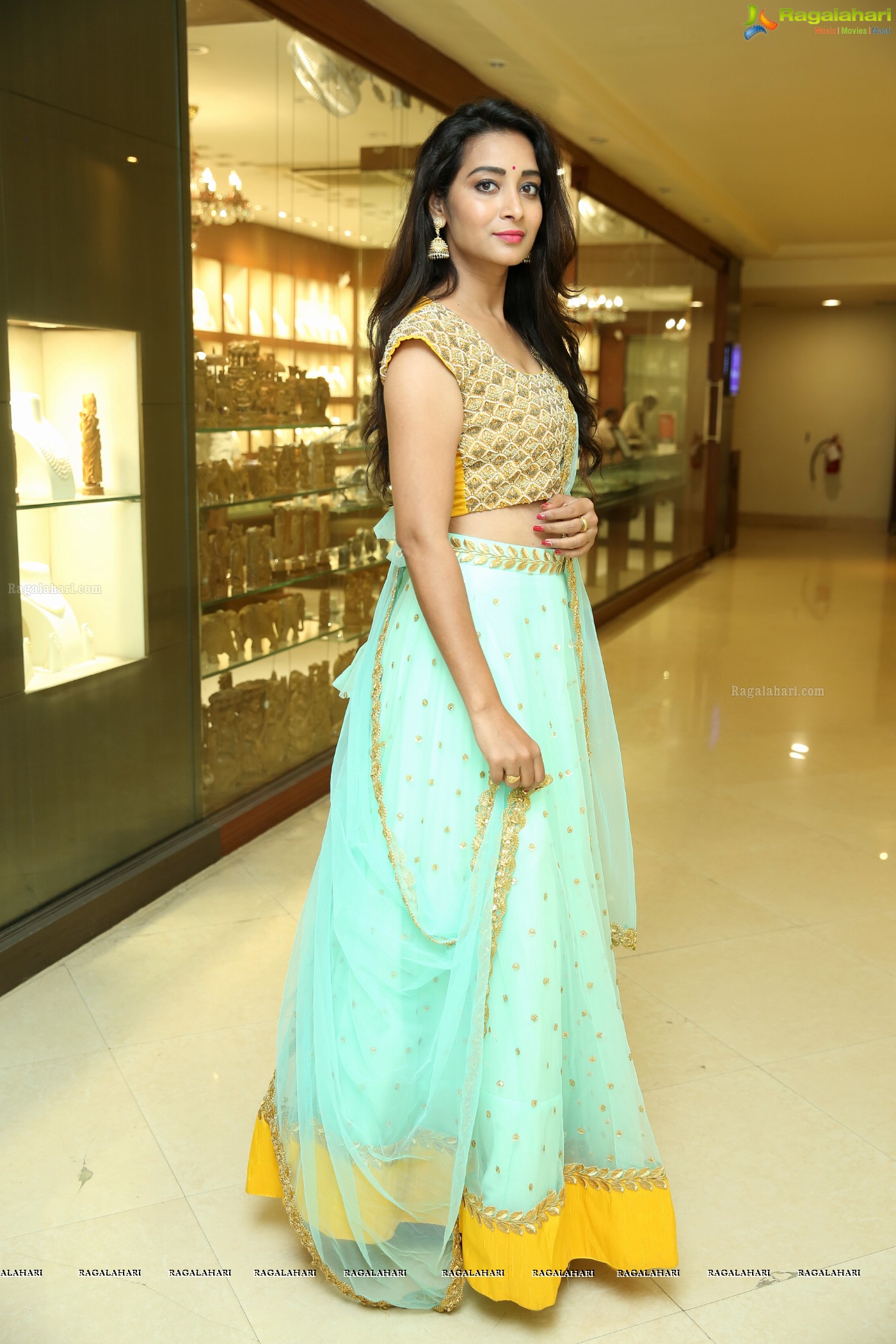 Bhanu Tripathi at Trendz Exhibition (High Resolution Photos)