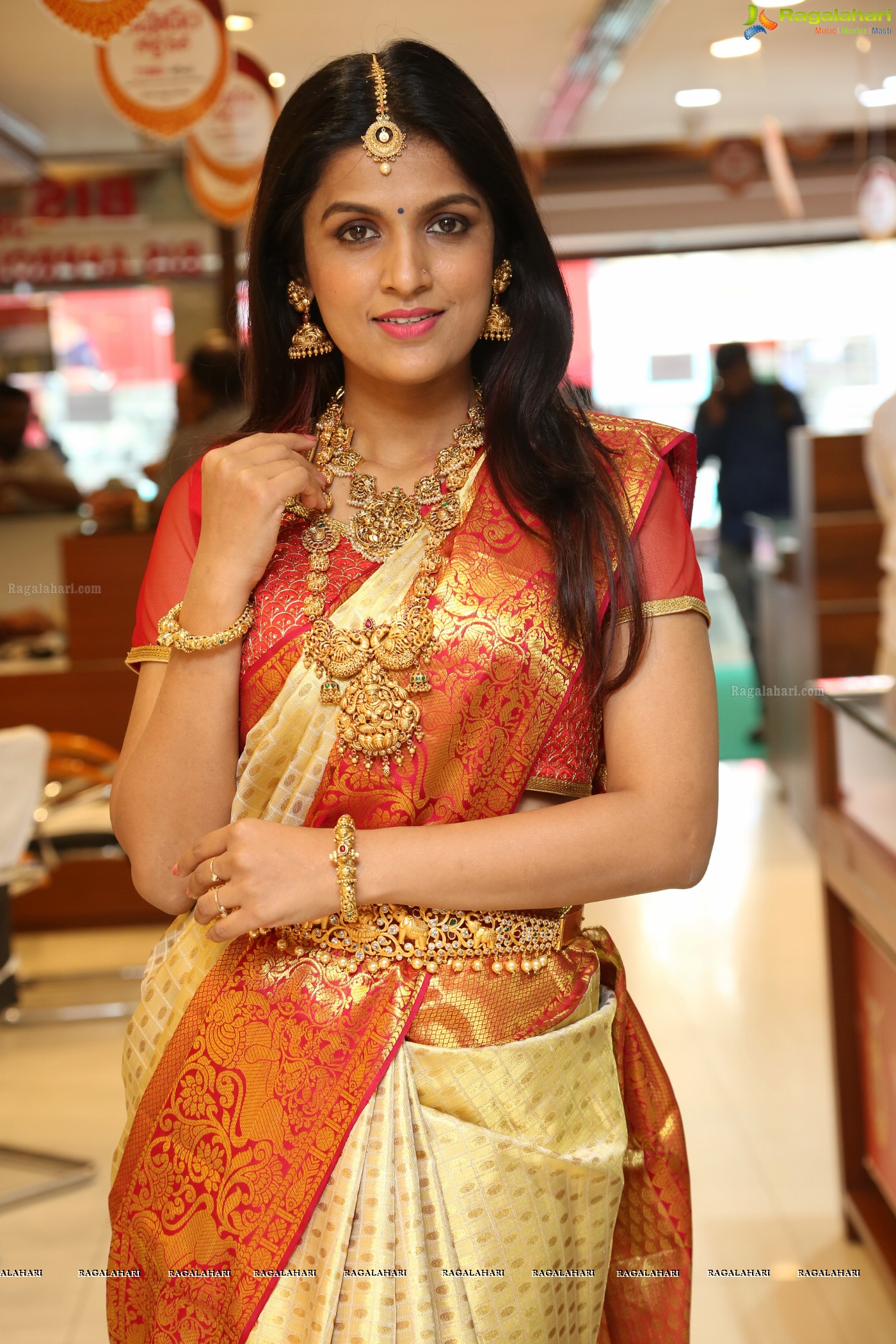Ritu Biradar at Chandana Brothers Independence Special Bridal Collection Fashion Show (High Resolution Photos)