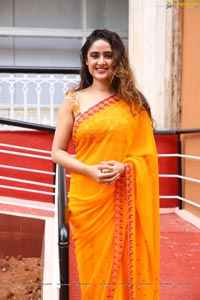 Telugu Actress Sony Charishta