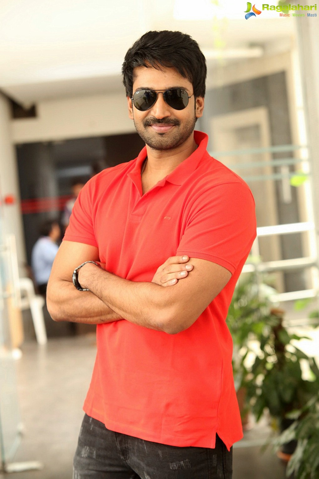 Aadhi Pinisetty at Neevevaro Interview