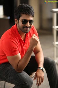 Hero Aadhi Pinisetty