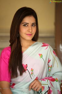 Raashi Khanna in Saree