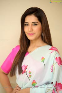 Raashi Khanna in Saree