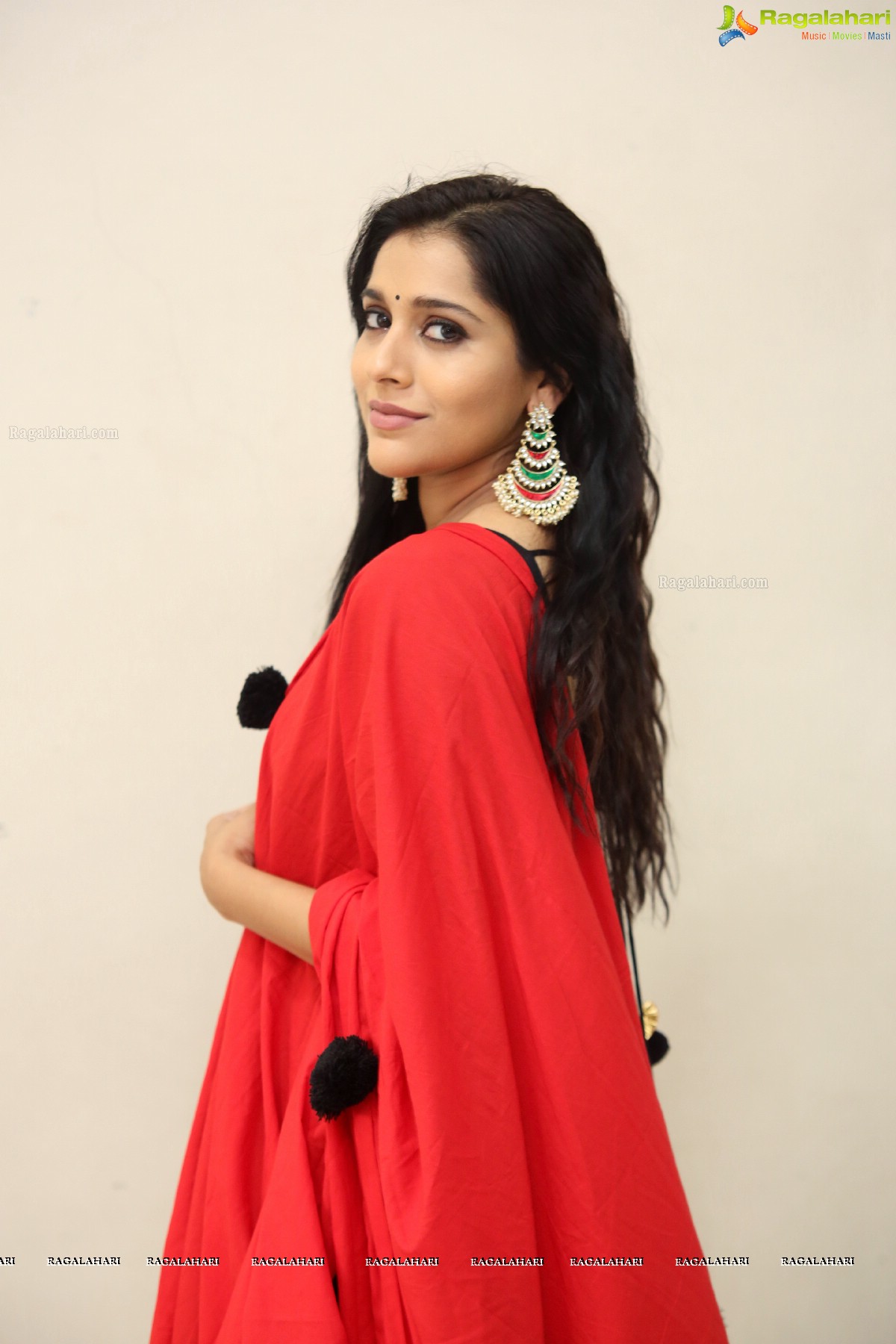 Rashmi Gautham @ Anthaku Minchi Trailer Launch