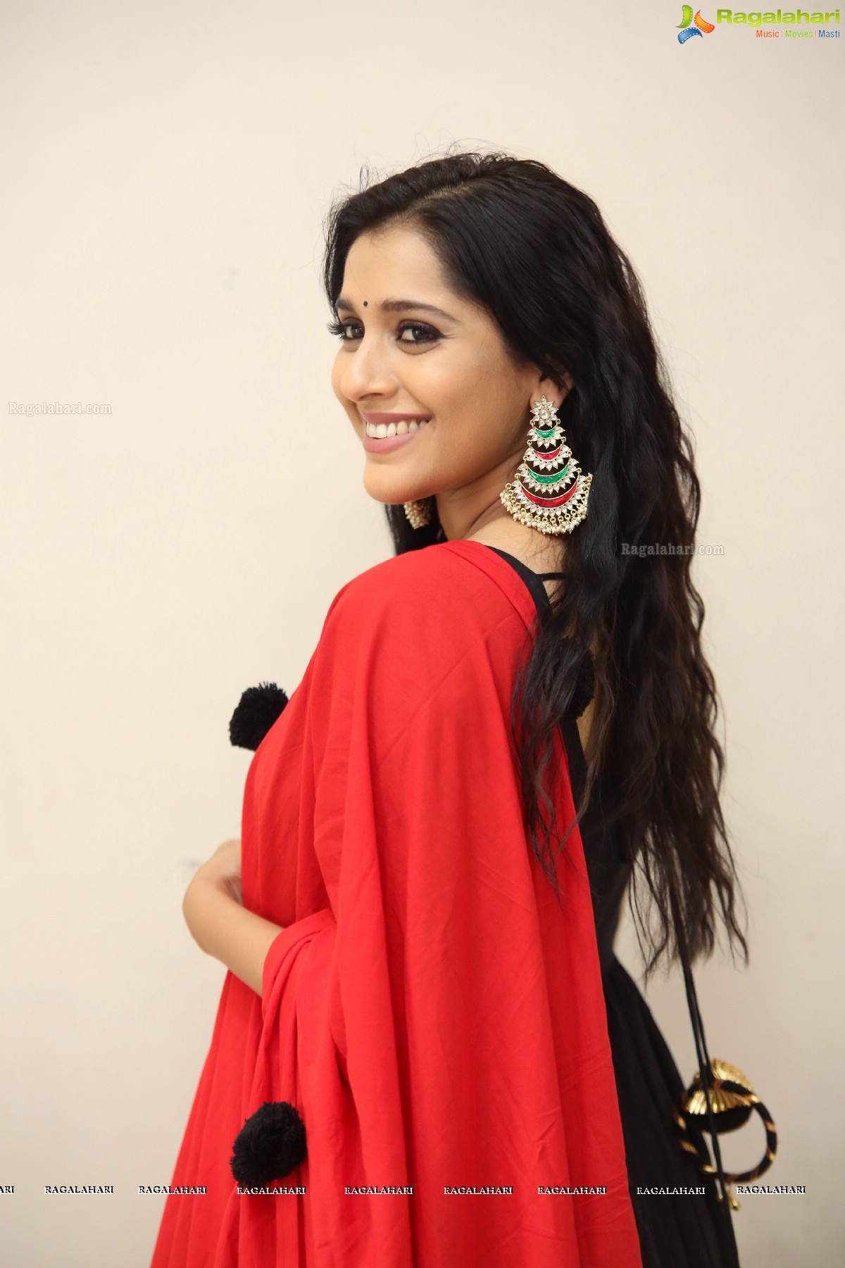 Rashmi Gautham @ Anthaku Minchi Trailer Launch