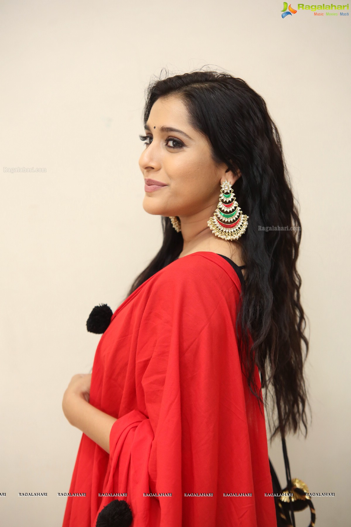 Rashmi Gautham @ Anthaku Minchi Trailer Launch