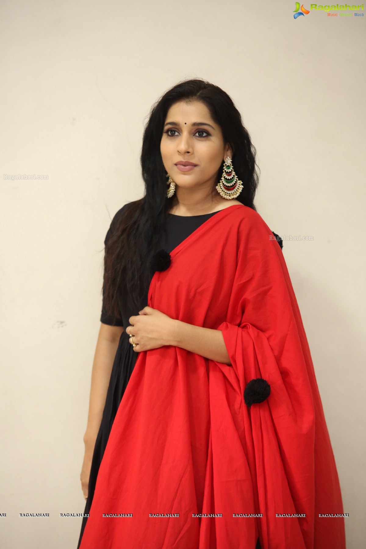 Rashmi Gautham @ Anthaku Minchi Trailer Launch