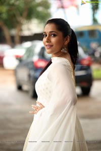 Rashmi Gautam at Anthaku Minchi Title Song Launch