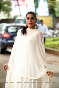 Rashmi Gautam at Anthaku Minchi Title Song Launch