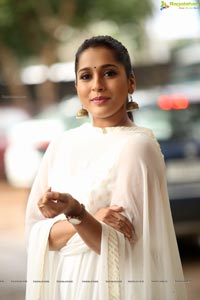 Rashmi Gautam at Anthaku Minchi Title Song Launch