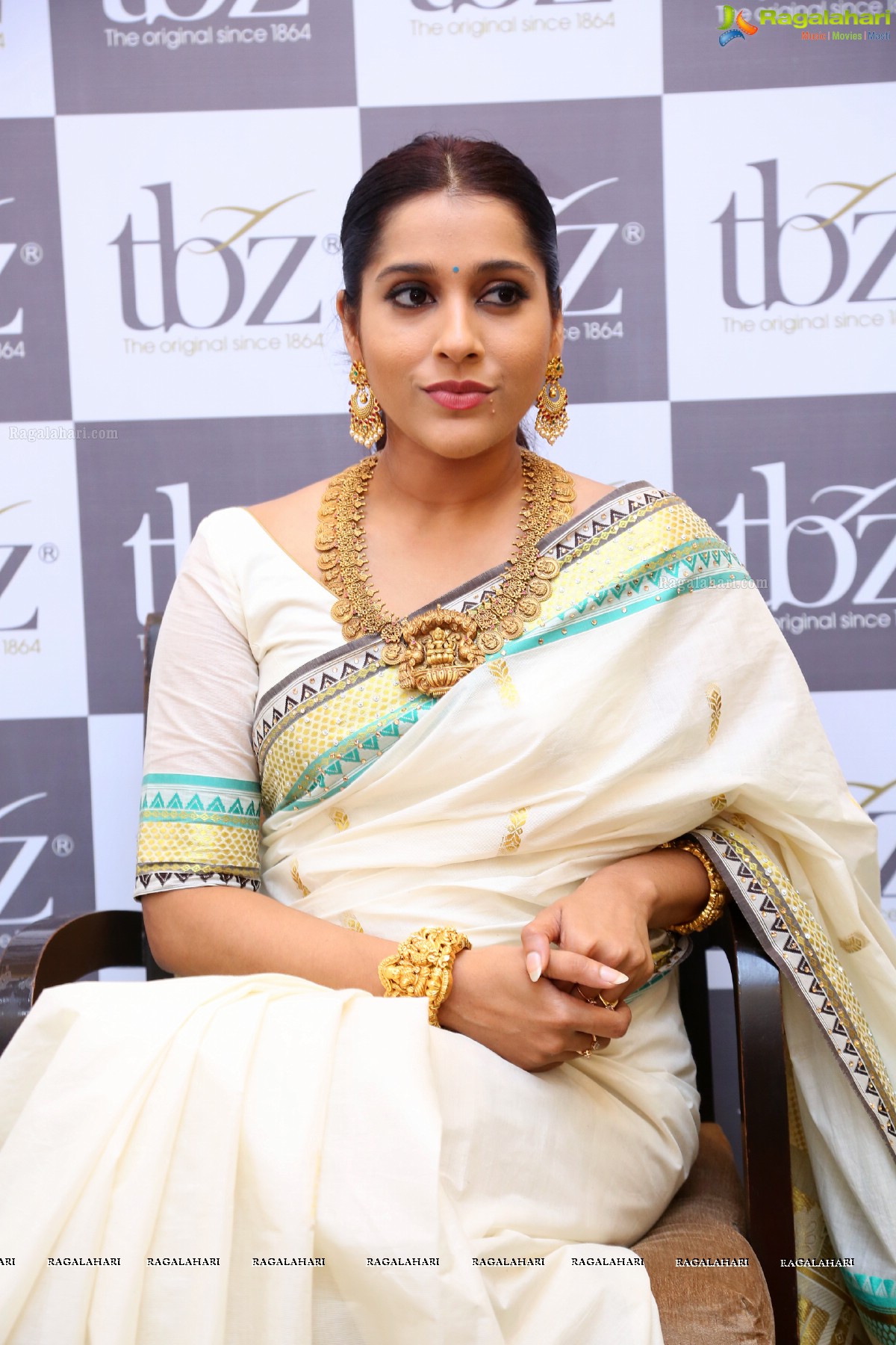 Rashmi Gautam at TBZ New temple Collection Launch