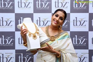 Rashmi Gautam at TBZ New temple Collection Launch