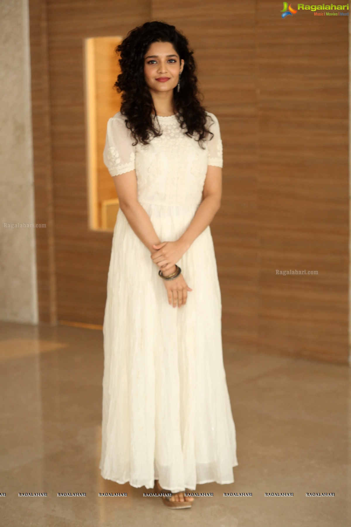 Ritika Singh at Neevevaro Press Meet