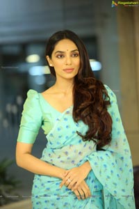 Heroine Sobhita Dhulipala