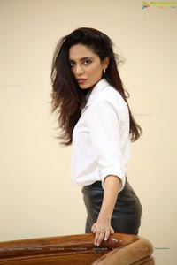 Sobhita Dhulipala