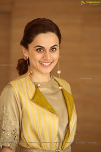 Taapsee Badla Tadka