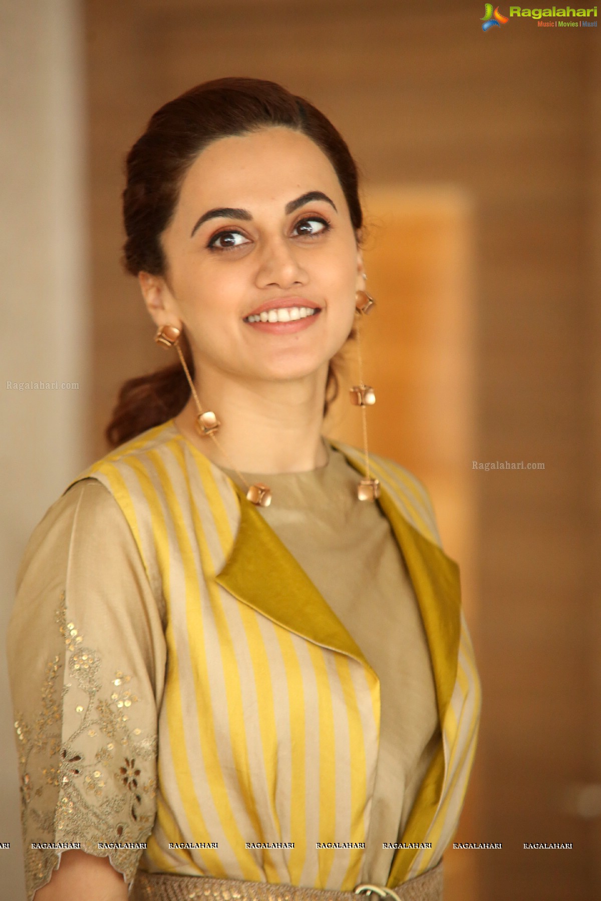 Taapsee at Neevevaro Press Meet