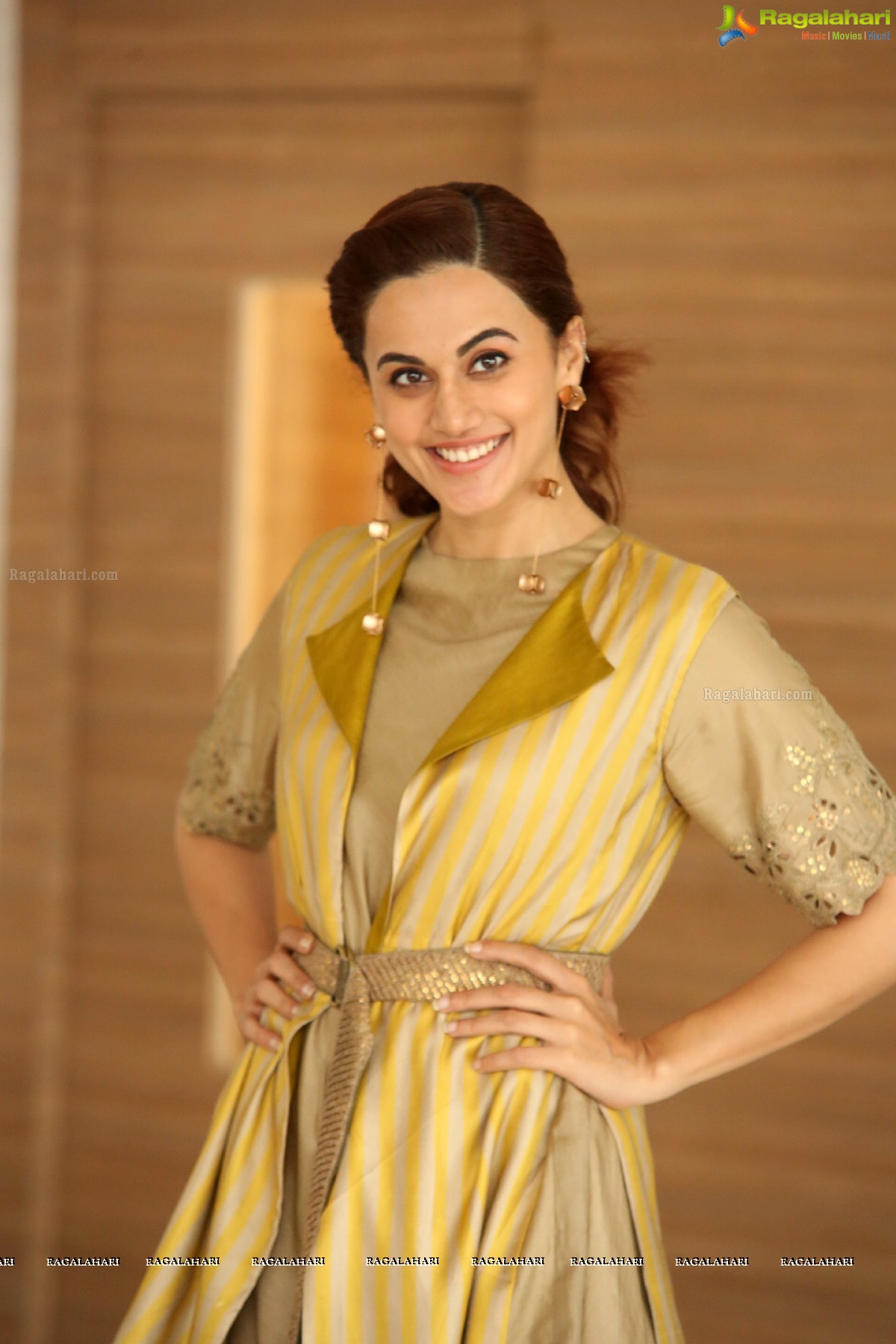 Taapsee at Neevevaro Press Meet