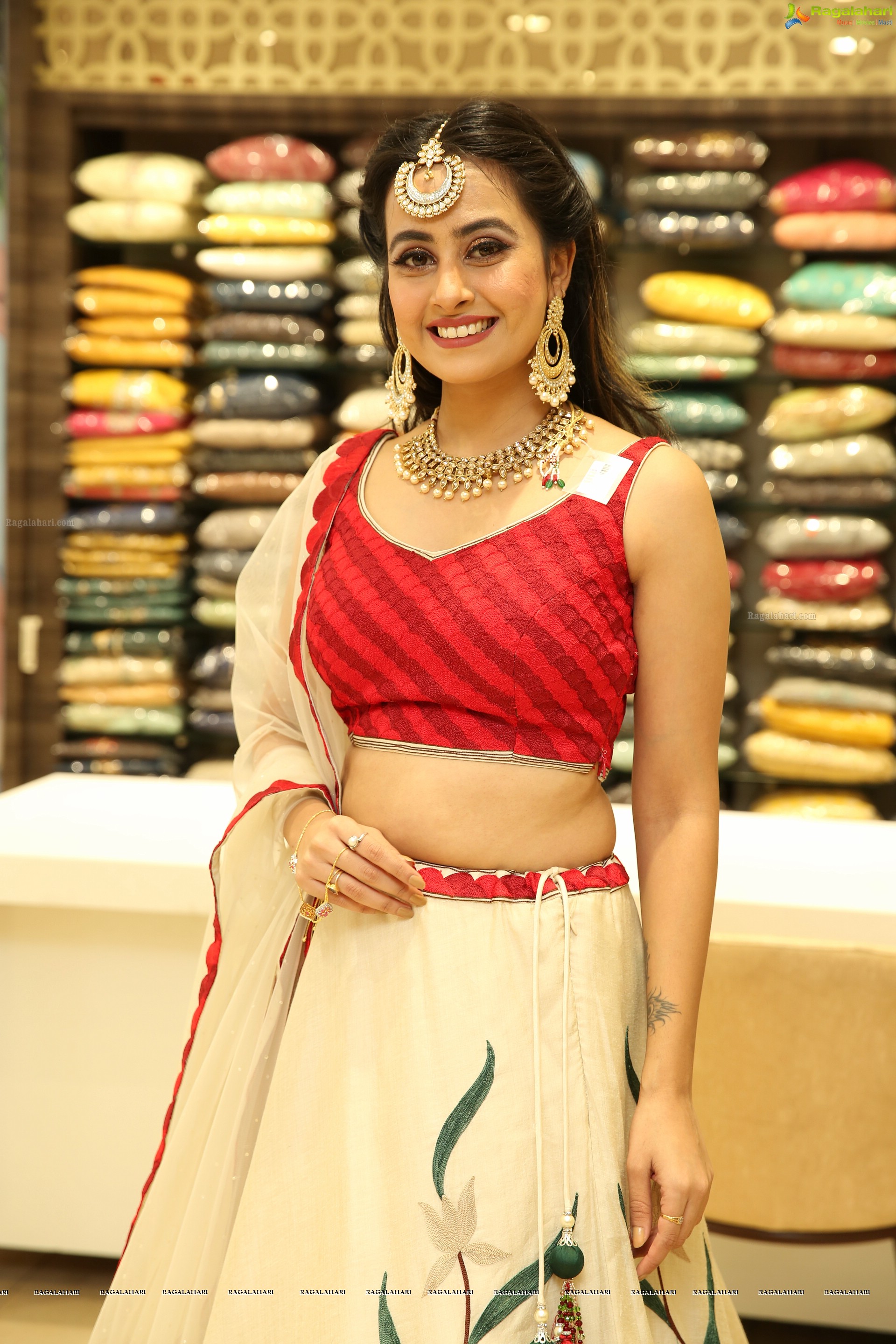 Ameeksha Pawar @ Neeru's Wedding & Festival Collection Launch - HD Gallery