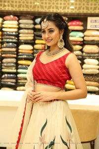 Ameeksha Pawar at Neeru's New Collection Launch