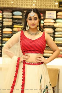 Ameeksha Pawar at Neeru's New Collection Launch