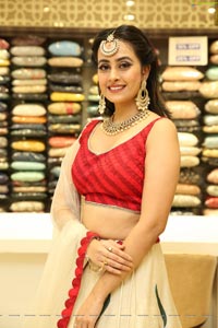 Ameeksha Pawar at Neeru's New Collection Launch