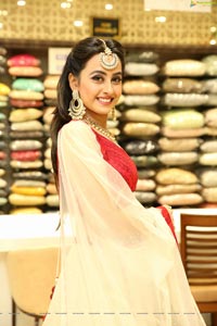 Ameeksha Pawar at Neeru's New Collection Launch