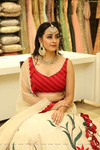 Ameeksha Pawar at Neeru's New Collection Launch