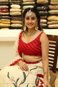 Ameeksha Pawar at Neeru's New Collection Launch