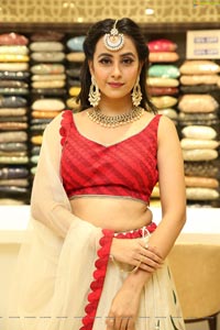 Ameeksha Pawar at Neeru's New Collection Launch