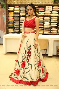 Ameeksha Pawar at Neeru's New Collection Launch