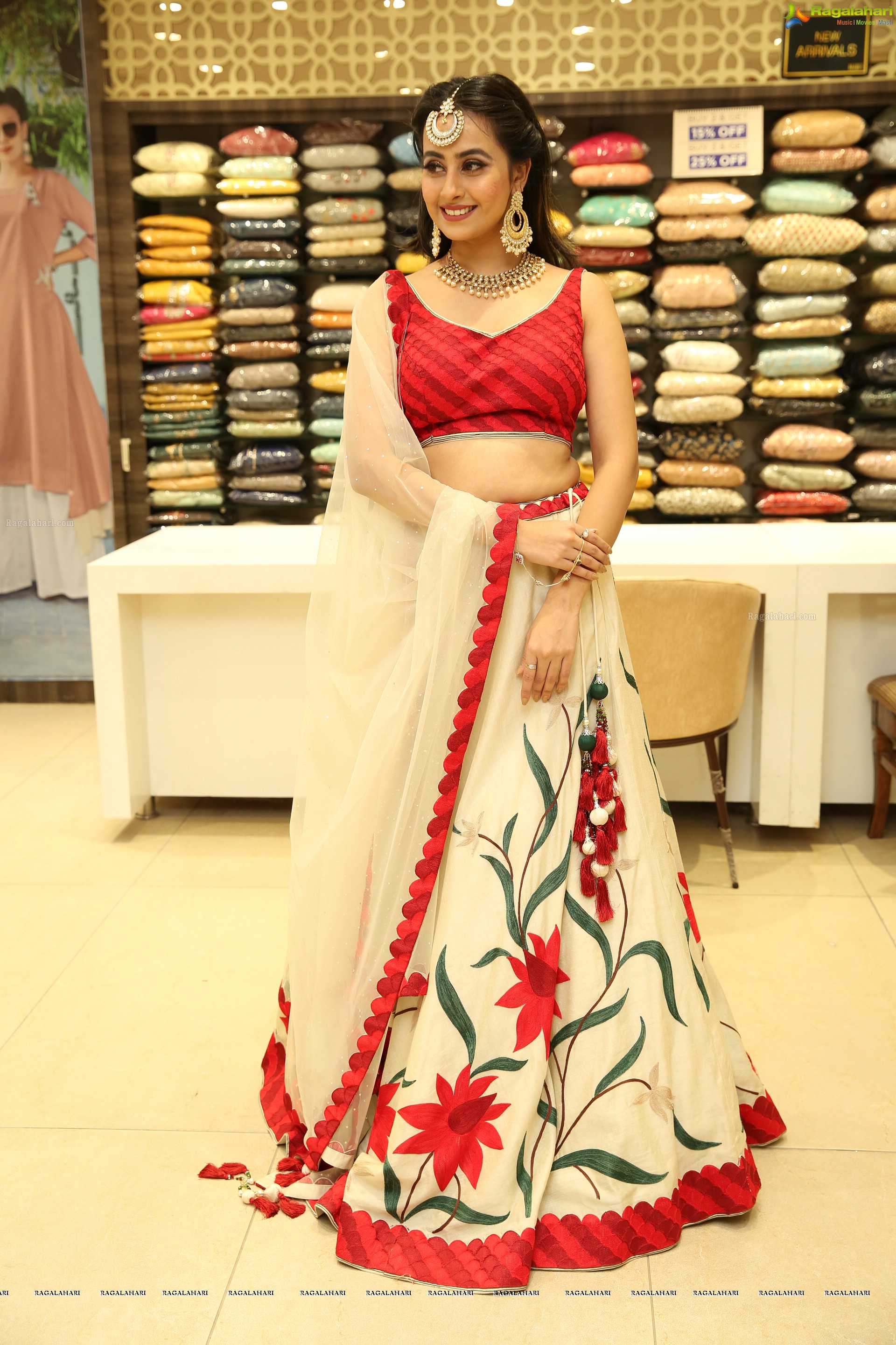 Ameeksha Pawar @ Neeru's Wedding & Festival Collection Launch - HD Gallery