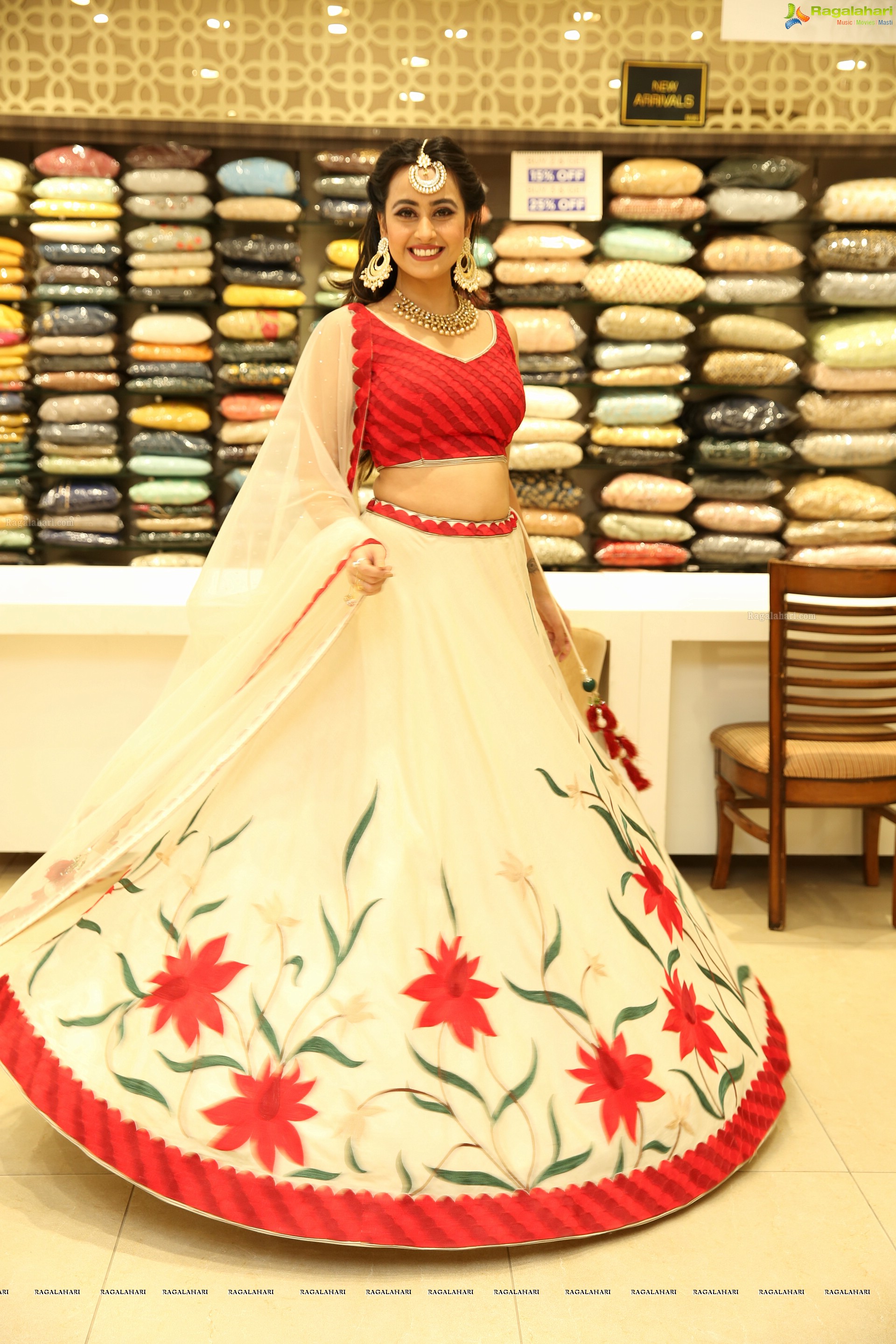 Ameeksha Pawar @ Neeru's Wedding & Festival Collection Launch - HD Gallery