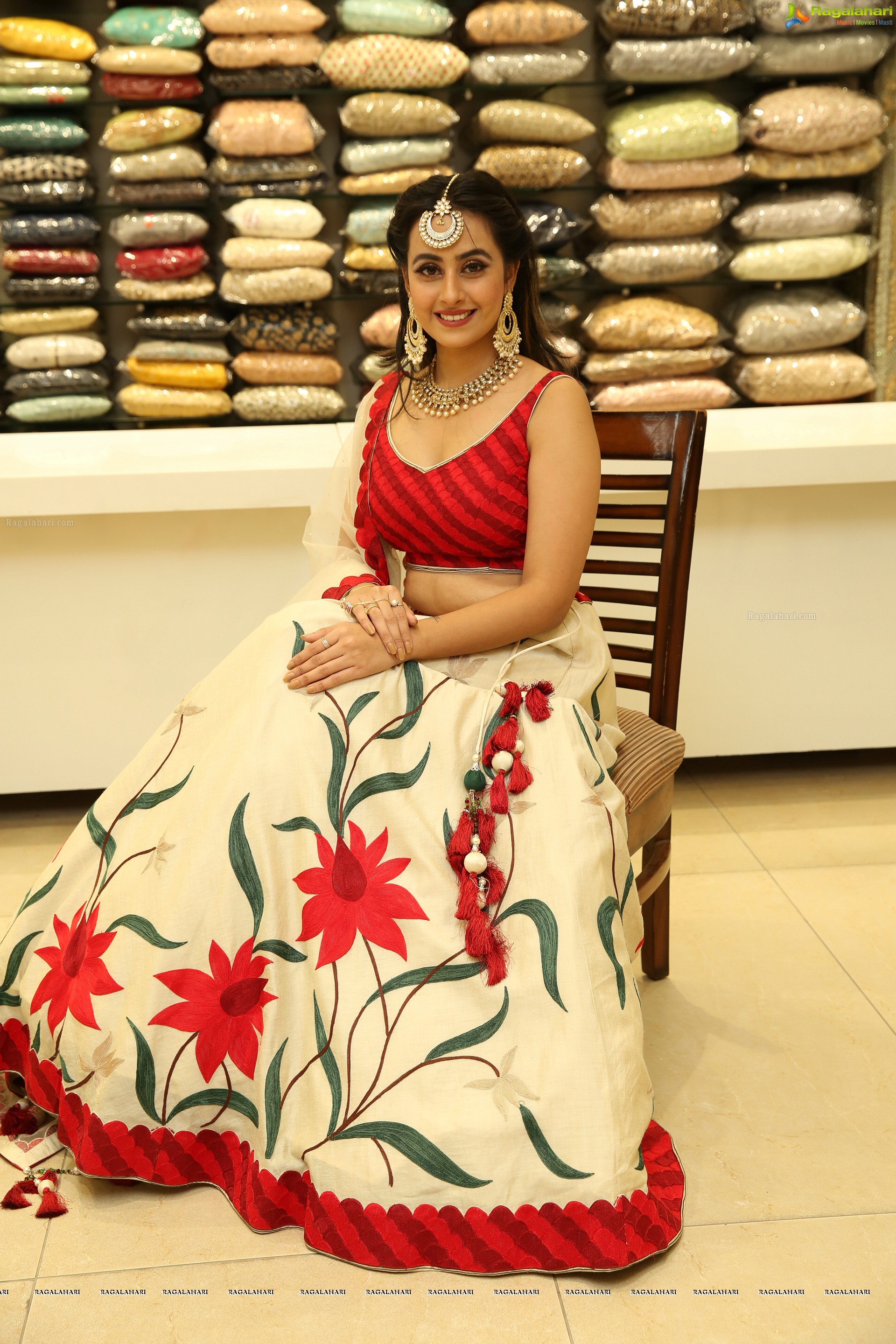 Ameeksha Pawar @ Neeru's Wedding & Festival Collection Launch - HD Gallery