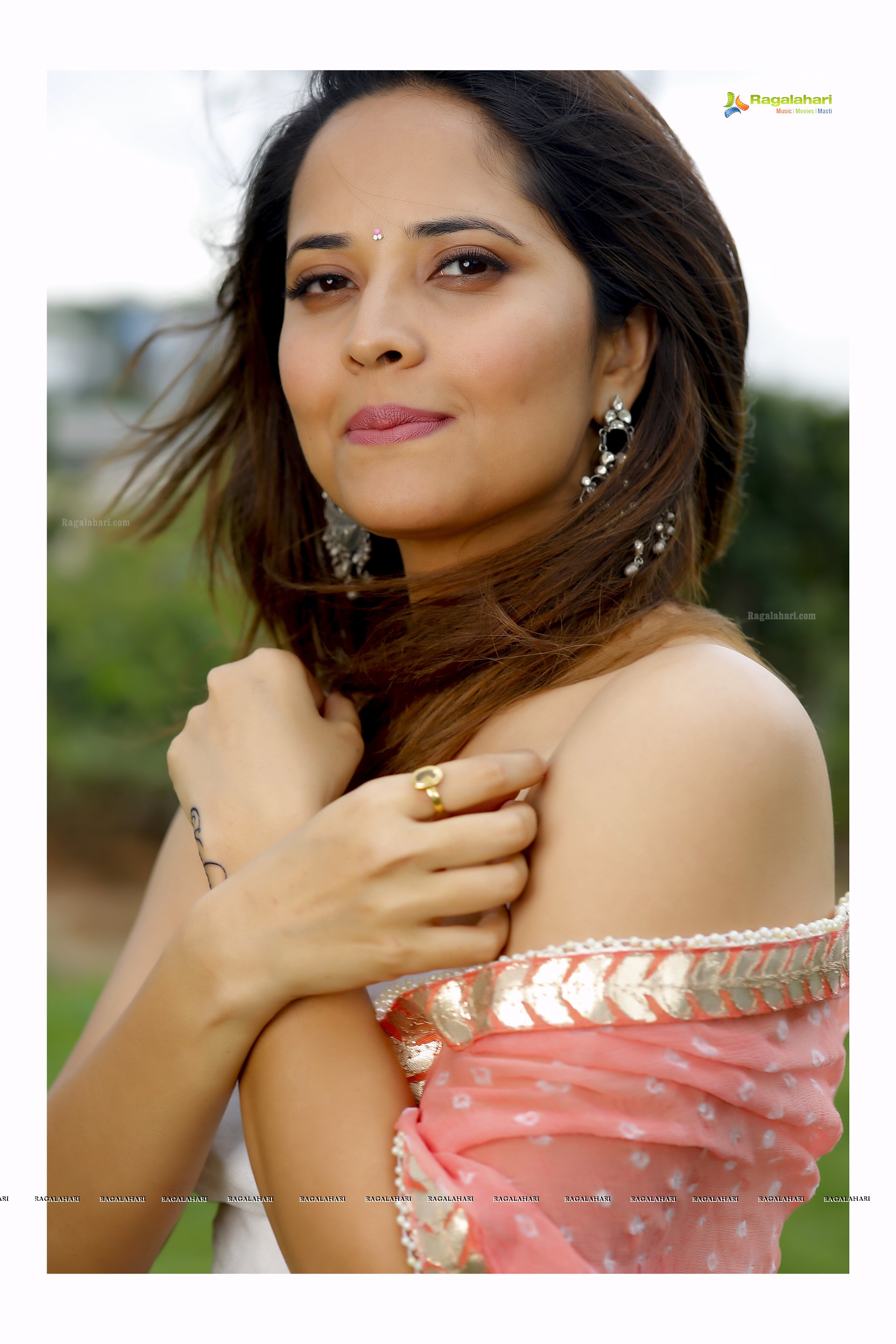 Anasuya Bharadwaj Photoshoot - HD Gallery