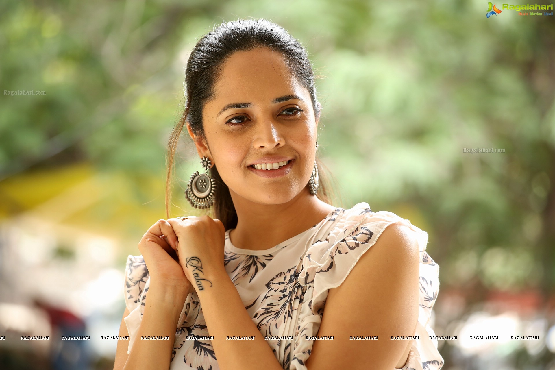 Anasuya Bharadwaj @ Kadhanam Interview - HD Gallery