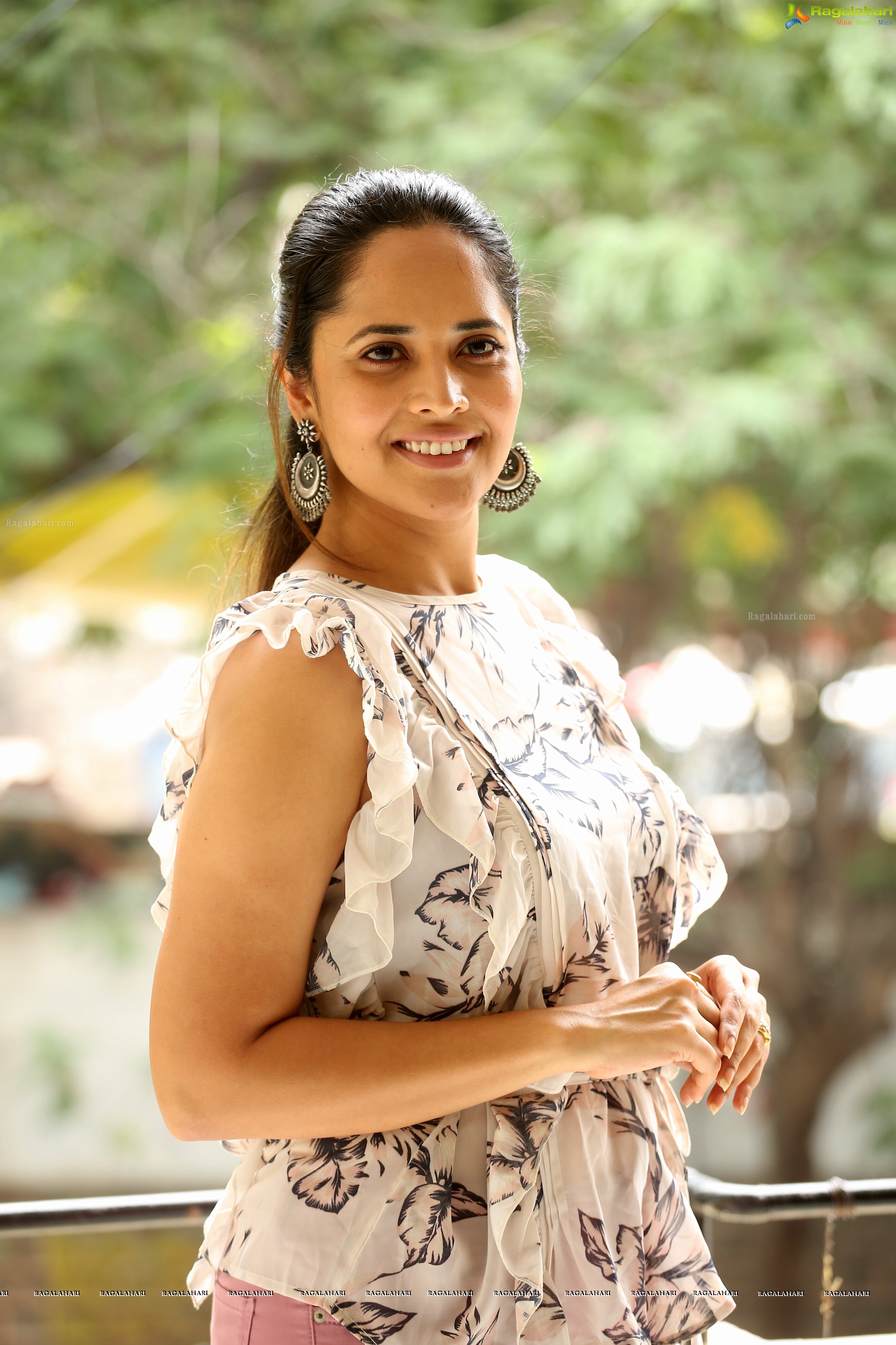 Anasuya Bharadwaj @ Kadhanam Interview - HD Gallery