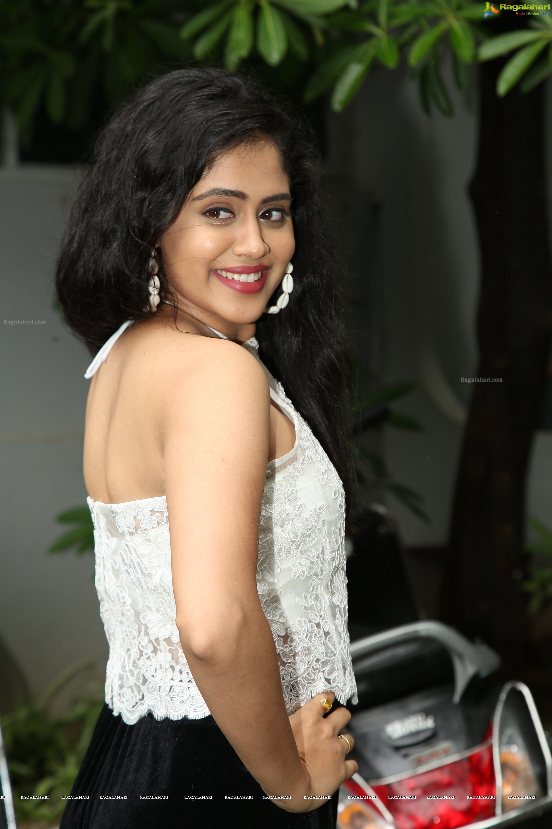 Dipali Sharma @ Okadu Movie Launch - HD Gallery