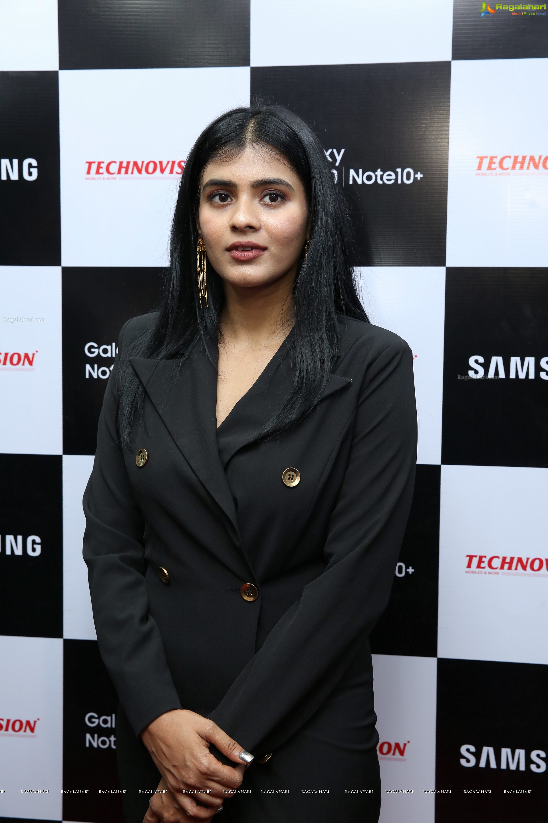 Hebah Patel (High Definition Photos) @ Samsung Galaxy Note 10 Launch