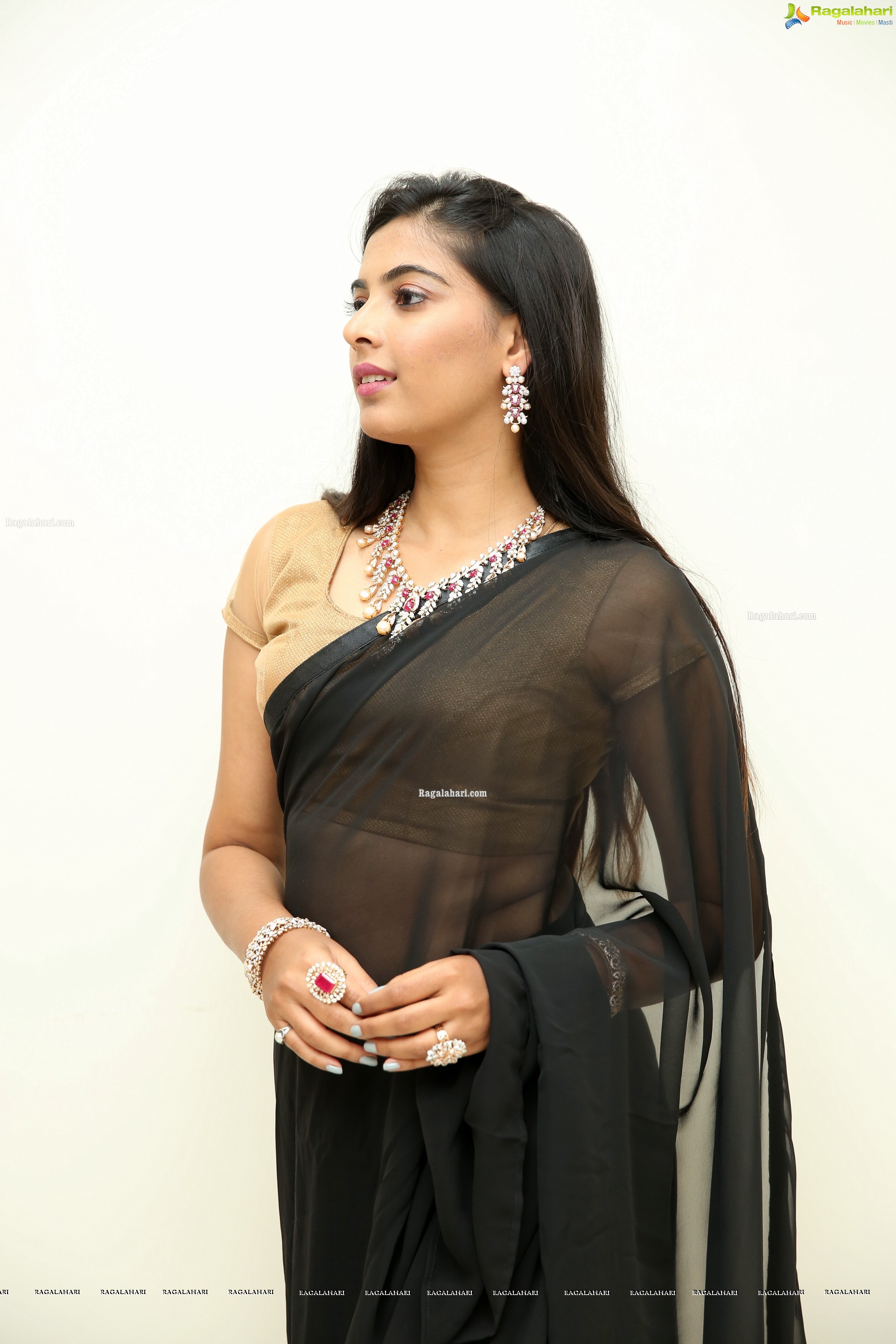 Khushboo Maheswari @ Kirtilals Bridal collection ‘Sindooram’ Display - HD Gallery