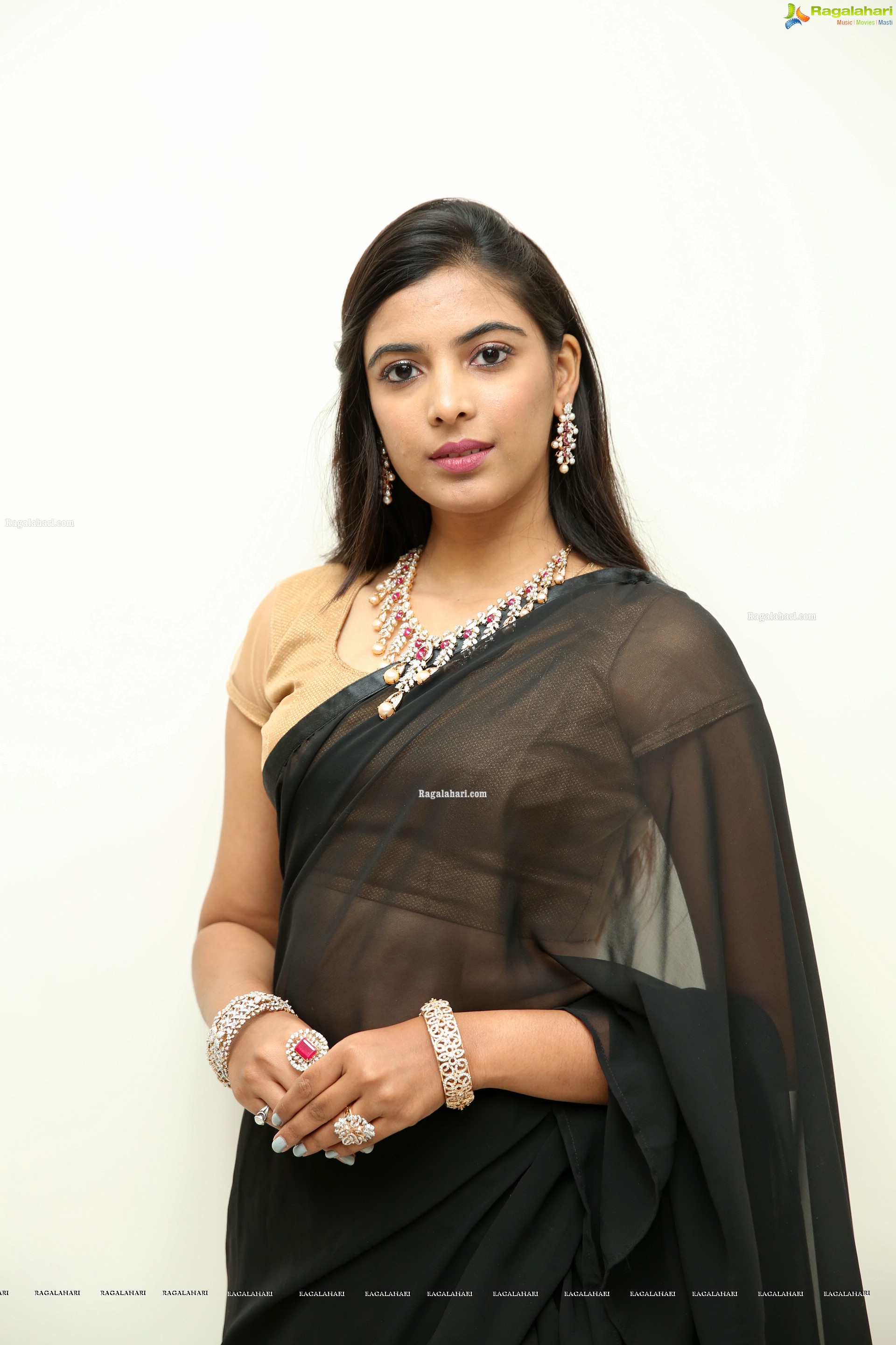 Khushboo Maheswari @ Kirtilals Bridal collection ‘Sindooram’ Display - HD Gallery