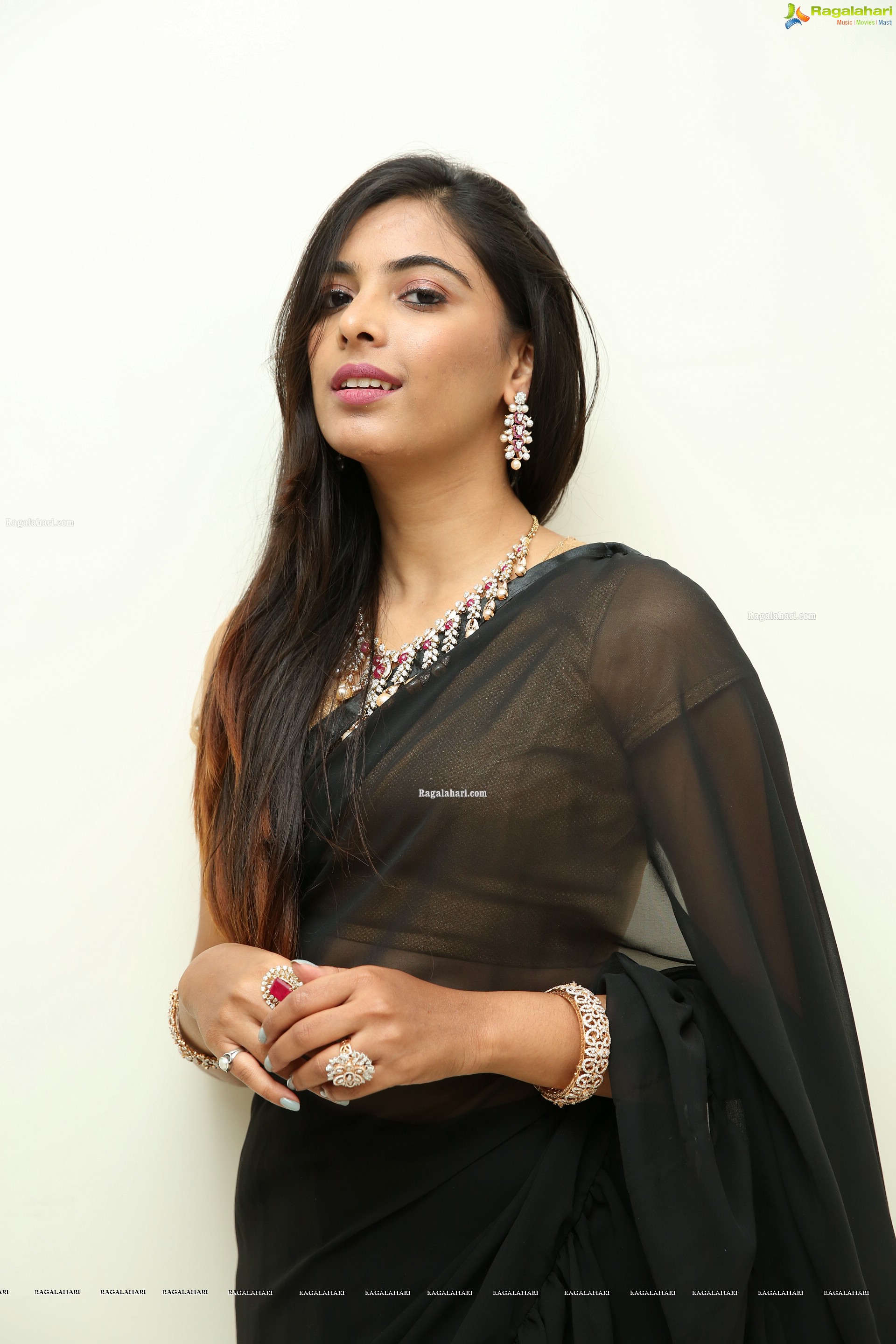 Khushboo Maheswari @ Kirtilals Bridal collection ‘Sindooram’ Display - HD Gallery