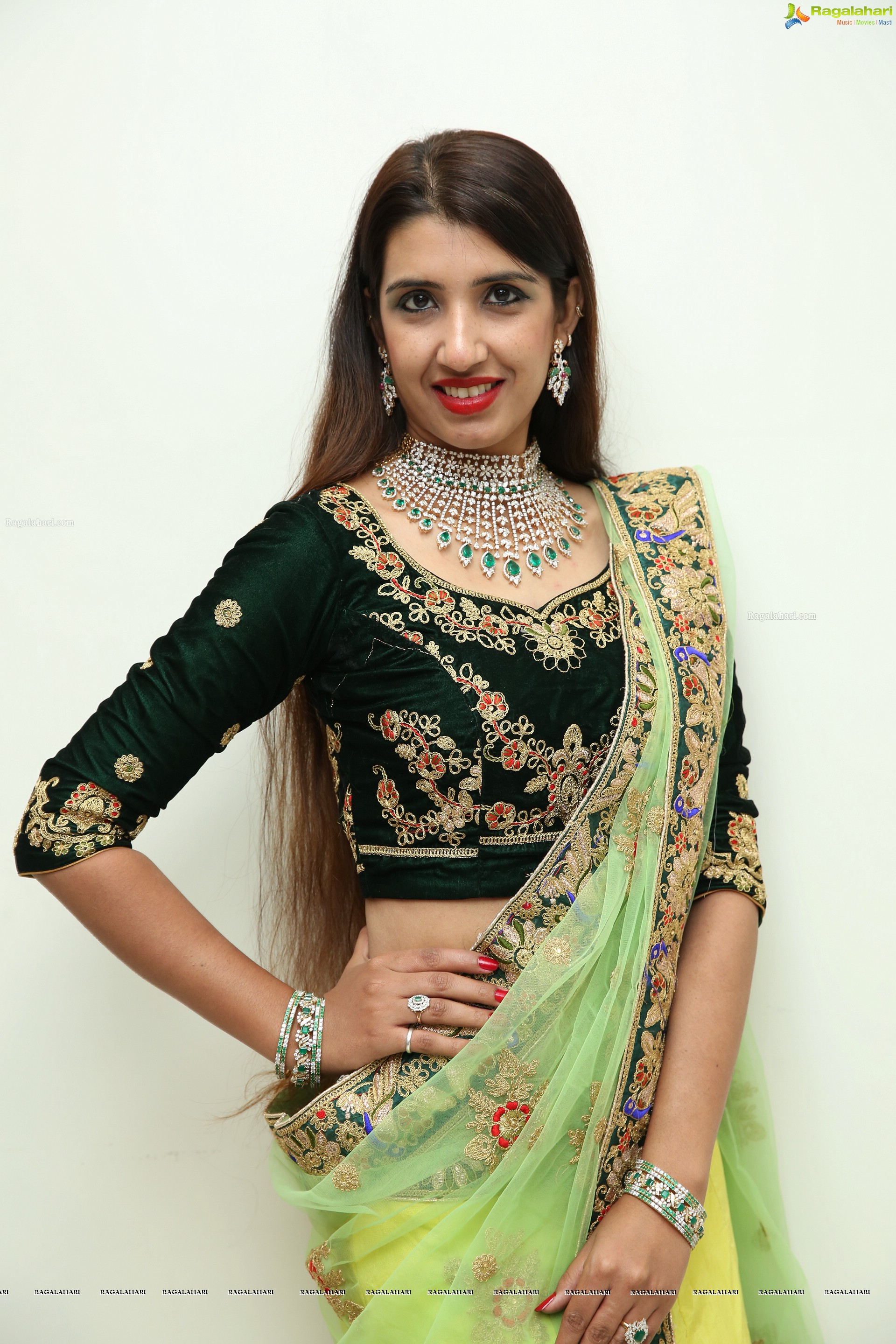 Komal Kalra @ Kirtilals Bridal collection ‘Sindooram’ Display - HD Gallery