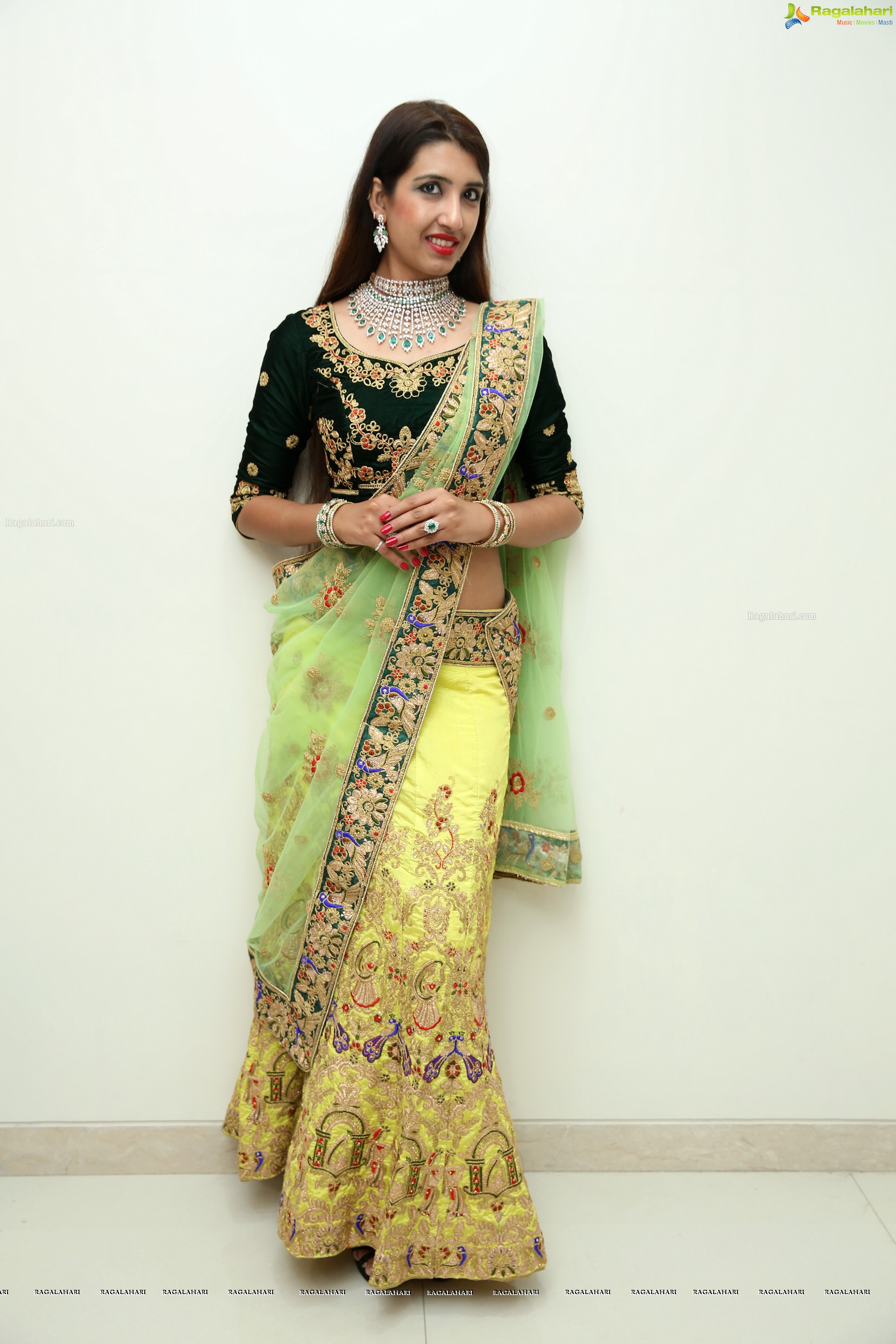 Komal Kalra @ Kirtilals Bridal collection ‘Sindooram’ Display - HD Gallery