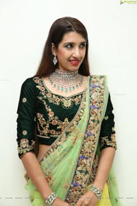 Komal Kalra at Kirtilals Bridal collection Display